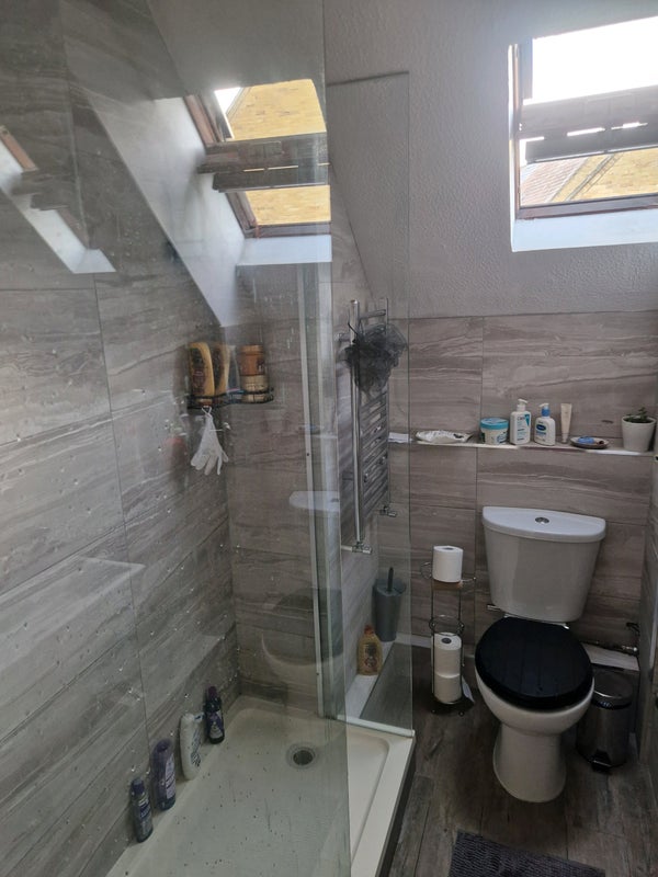 Room Waveney Close in Greater London