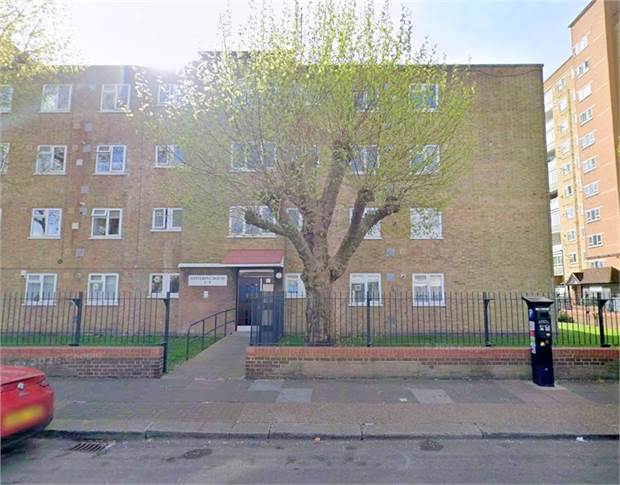 Flat Dagnall Street in Greater London