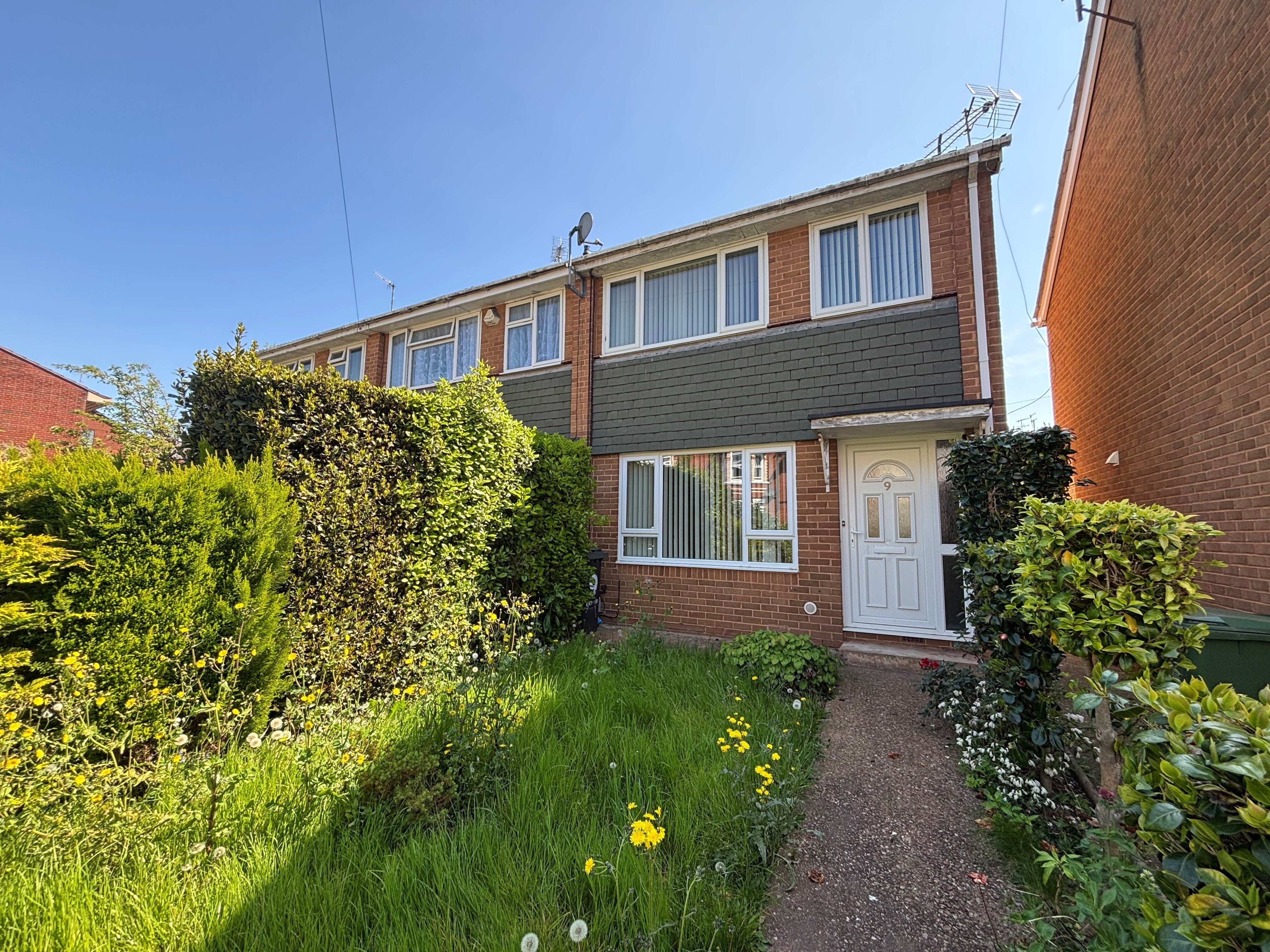 Flat Athelstan Road in Exeter