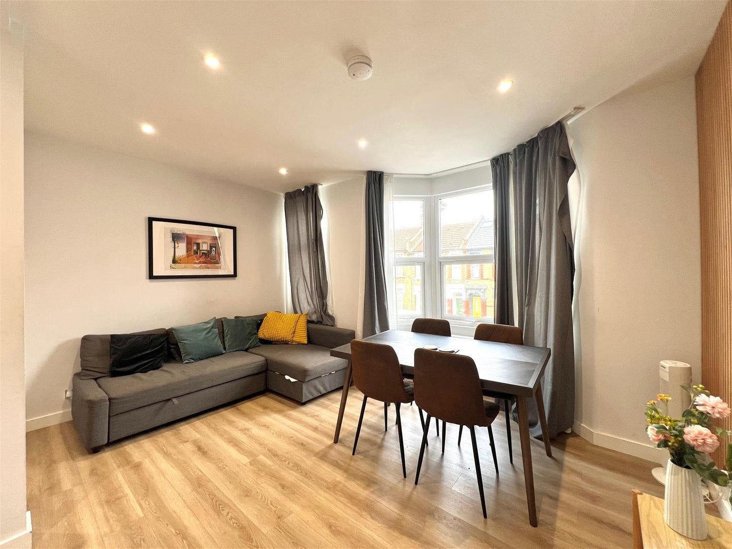 Flat Blackhorse Lane in Greater London