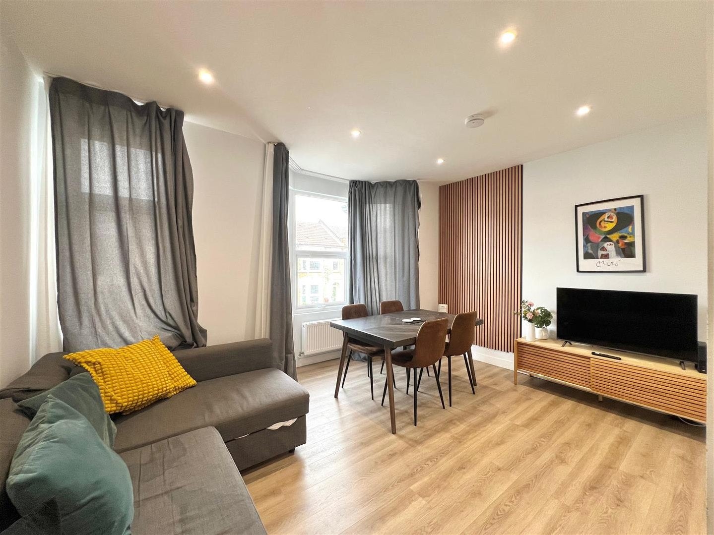 Flat Blackhorse Lane in Greater London
