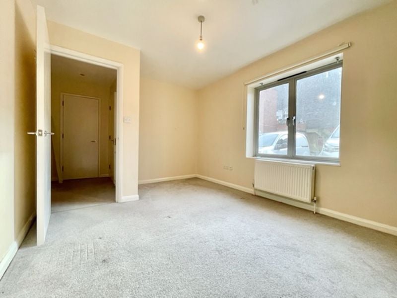 Flat Patrol Place in Greater London
