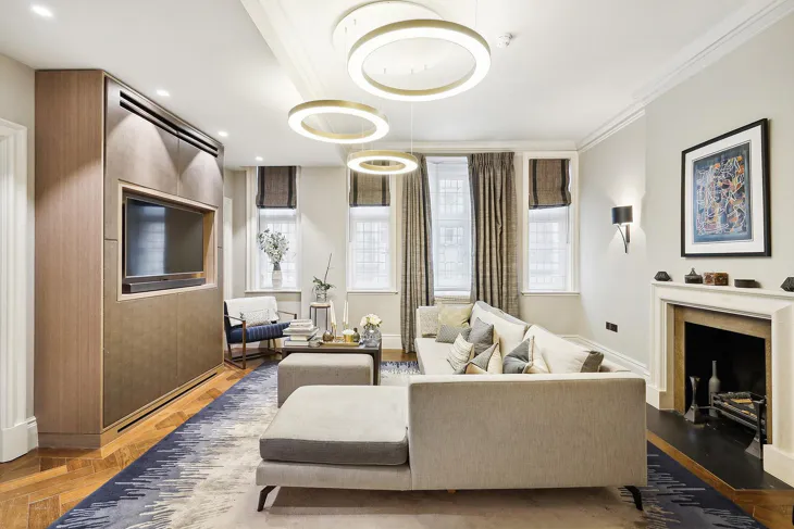 Flat Angel Court in City of Westminster