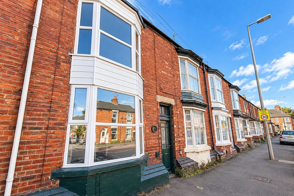 House Bridge End Road in South Kesteven