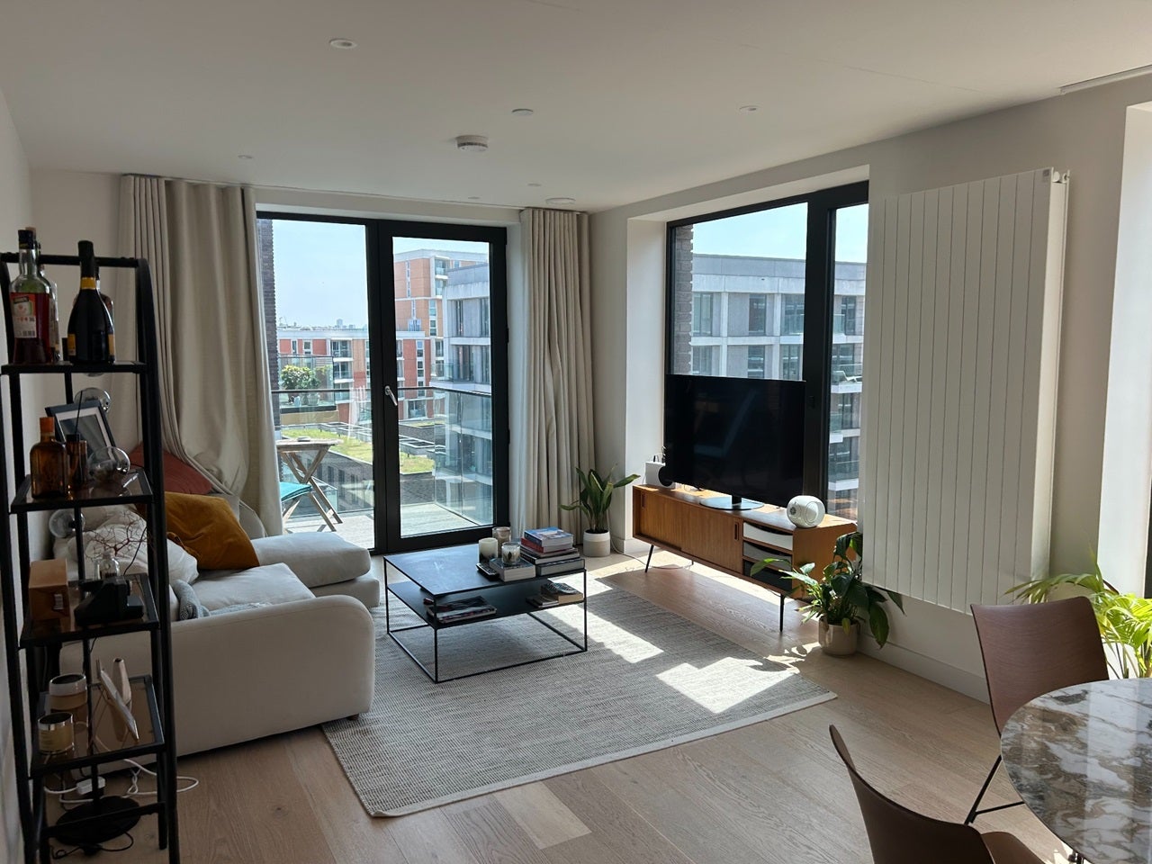 Flat Royal Crest Avenue in Greater London