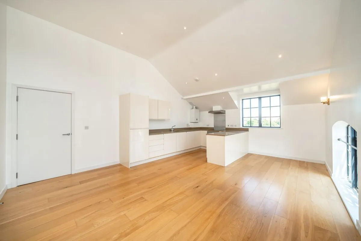 Flat Athelstan Place in Greater London