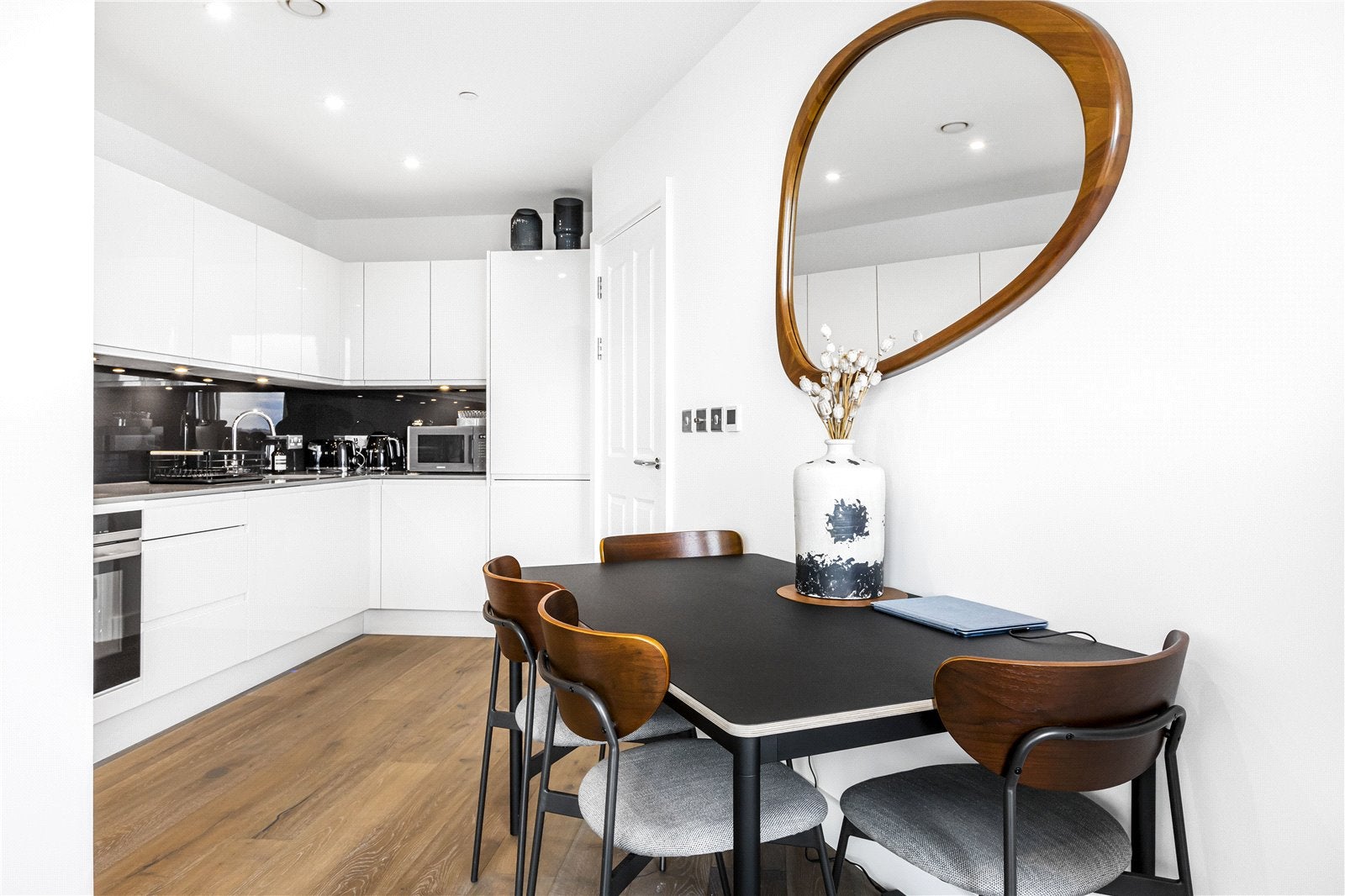 Flat Bridport Place in Greater London