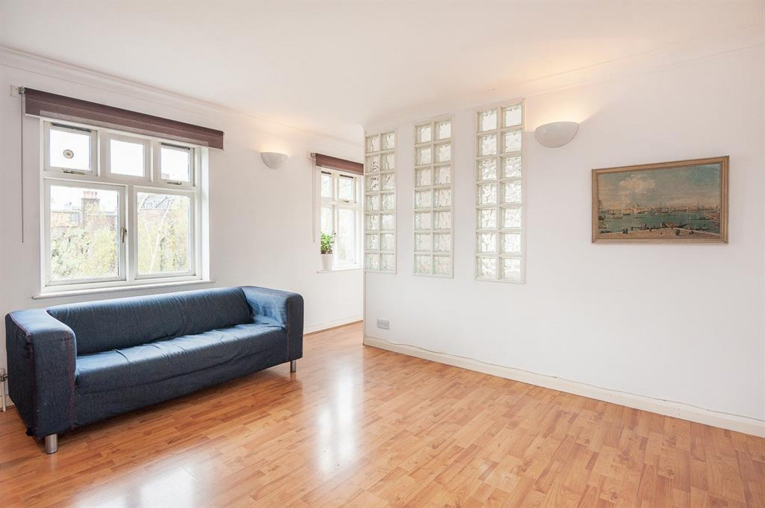 Flat Matthias Road in Greater London