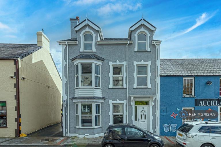 Room Water Street in Menai Bridge