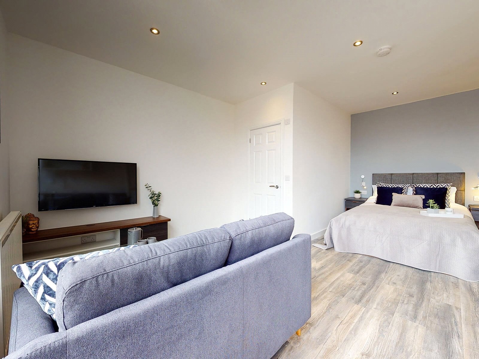 Flat Hyde Terrace in Leeds