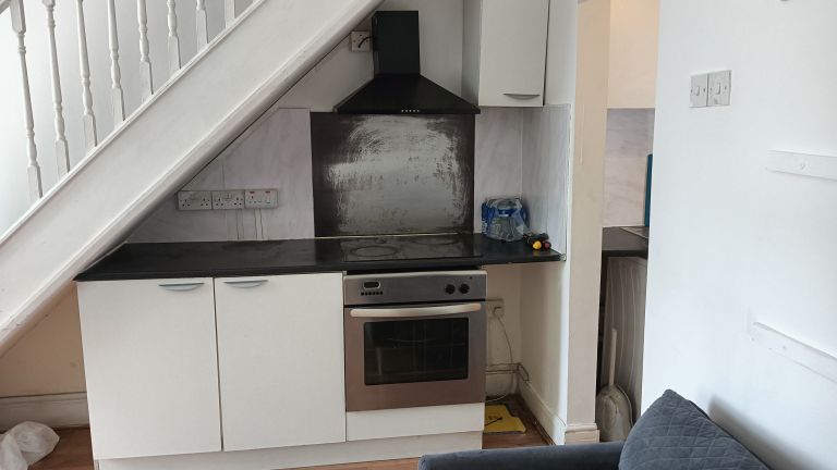 Flat Marmadon Road in Greater London