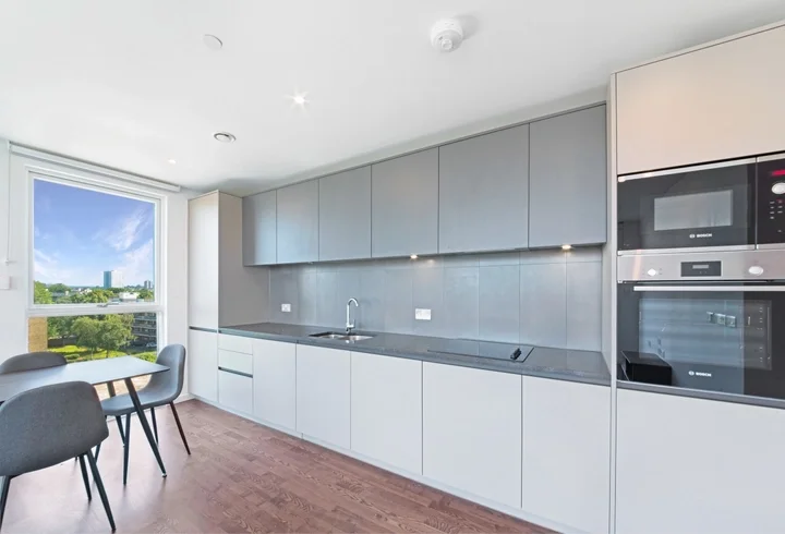 Flat Timberyard Street in Greater London