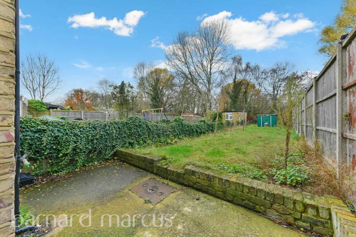Flat Beaumont Road in Greater London