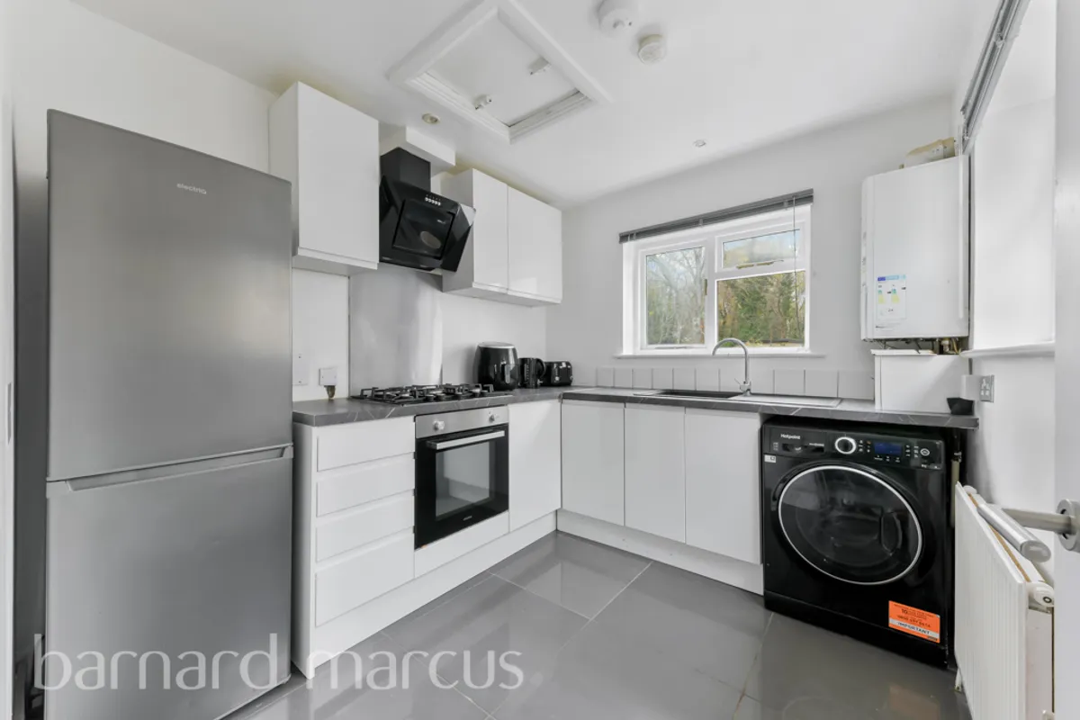 Flat Beaumont Road in Greater London