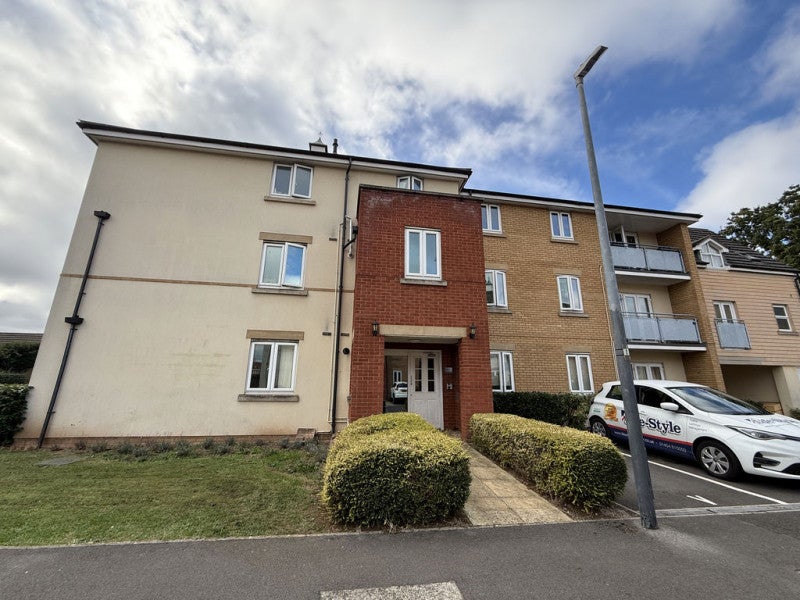 Flat Hornbeam Close in Bradley Stoke