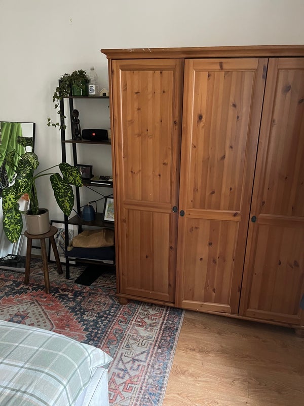 Room Temple Street in Greater London