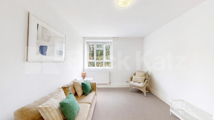 Flat Iverson Road in Greater London