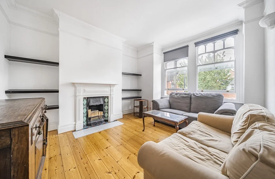 Flat Ellerslie Road in Greater London