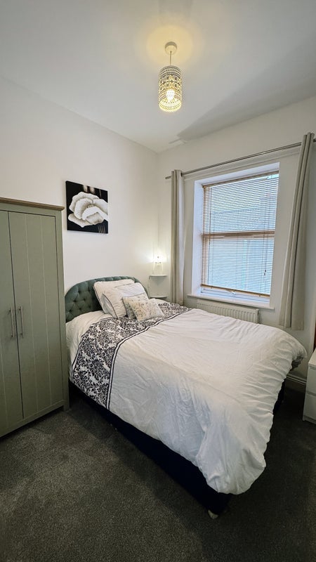 Room Graham Road in Weston-super-Mare