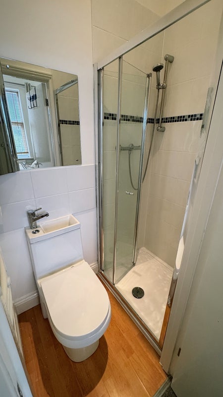 Room Graham Road in Weston-super-Mare