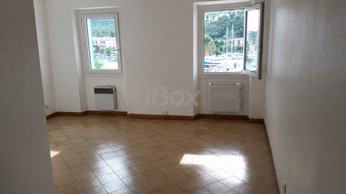 Room Quai Jean Jaurès in Saint-Mandrier-sur-Mer