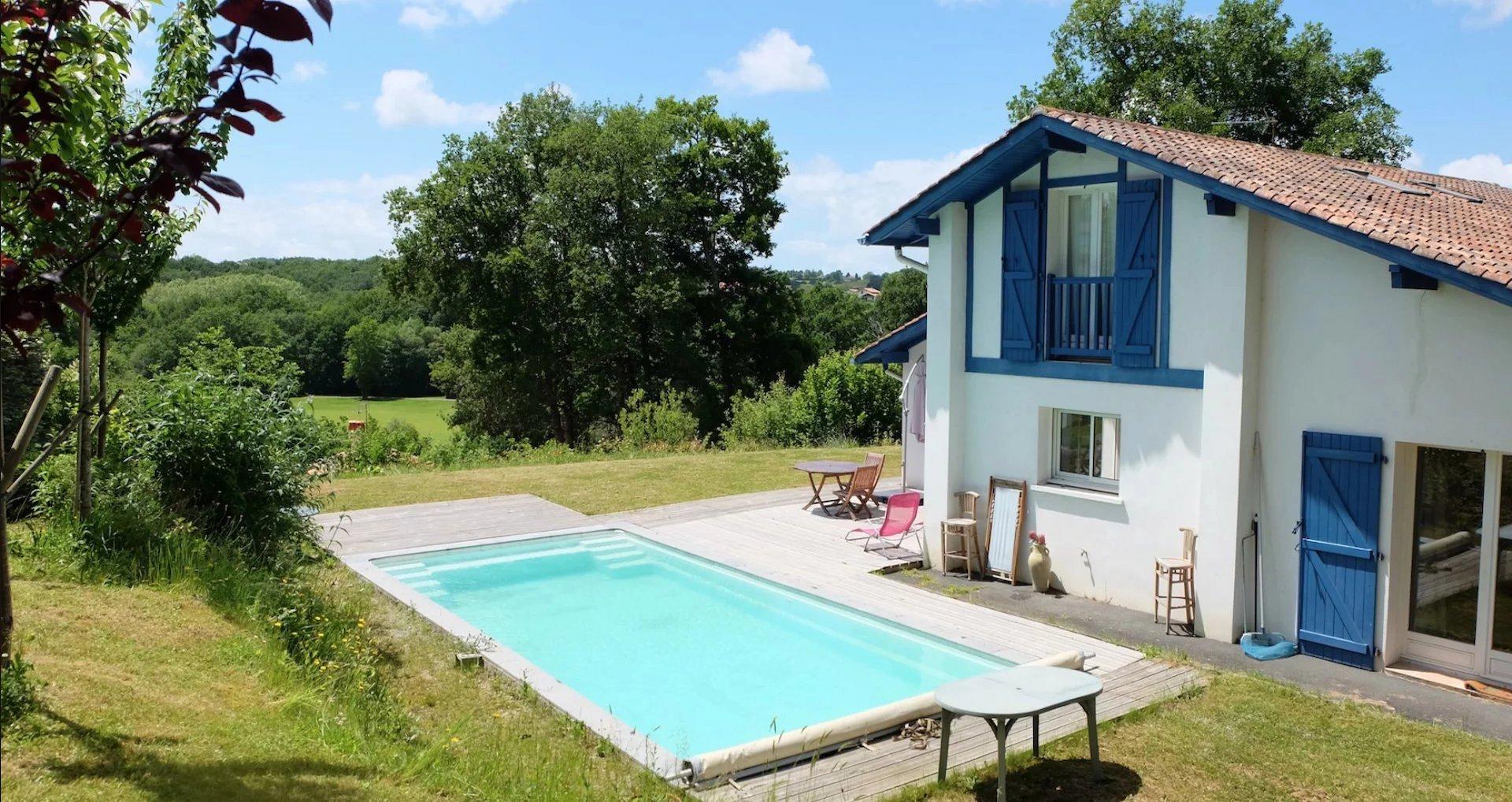 Maison Place du Trinquet à Bassussarry