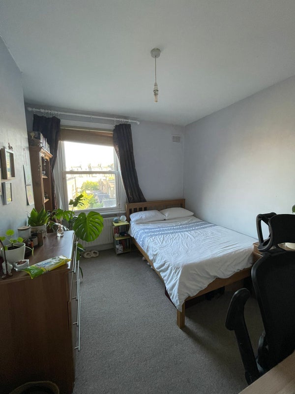 Room East Street in Greater London