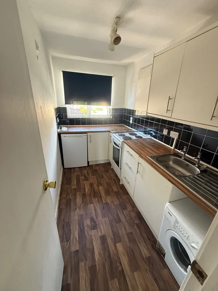 Flat Nimrod Close in Greater London