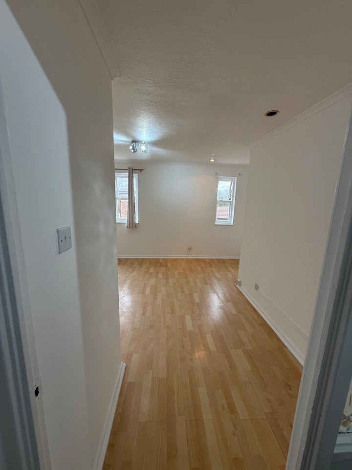 Flat Nimrod Close in Greater London