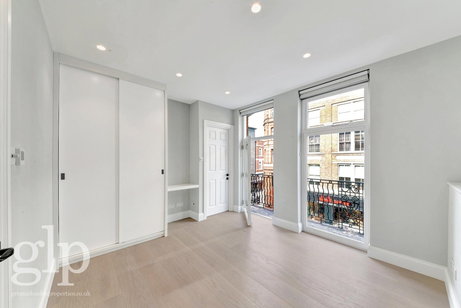 Flat Shaftesbury Avenue in City of Westminster