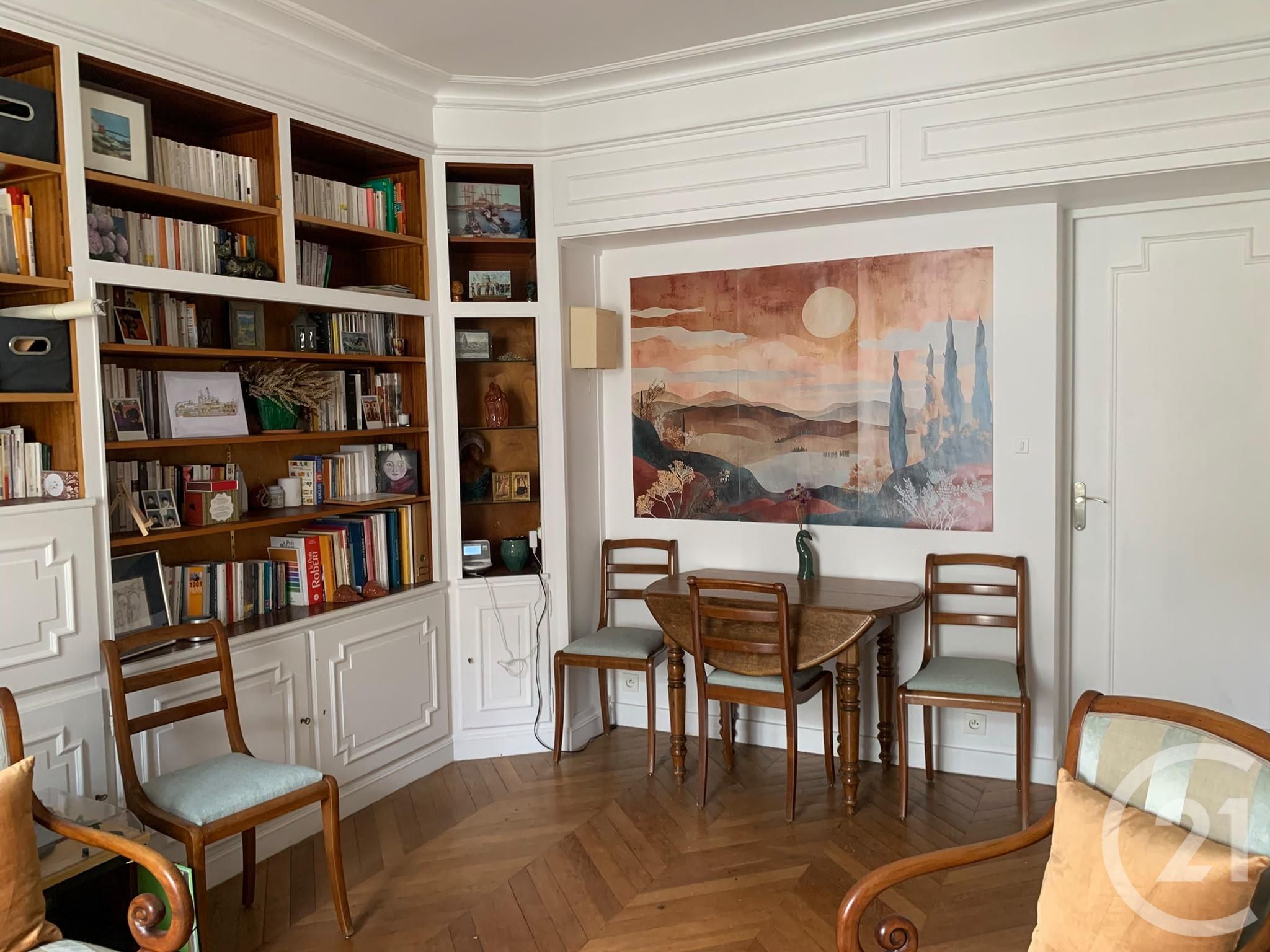 Appartement Rue de Grenelle à Paris