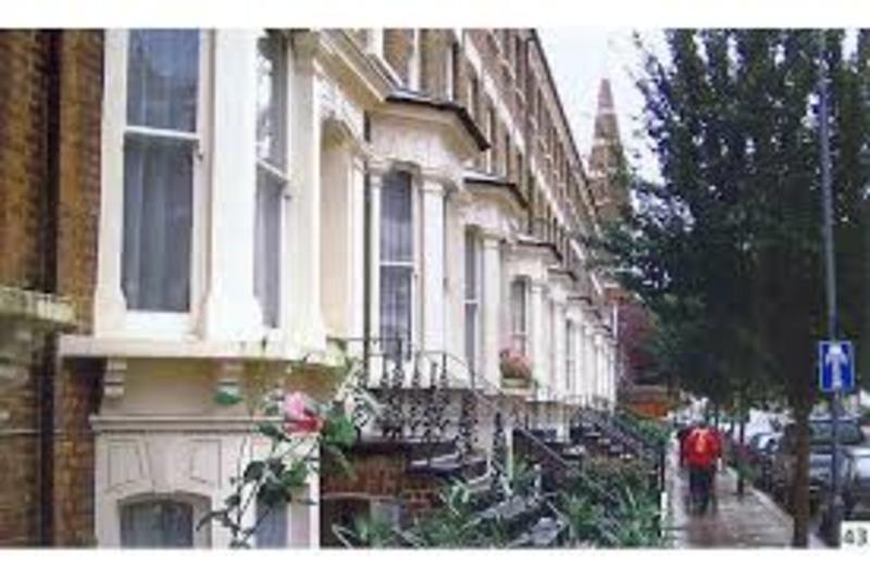 Flat Minford Gardens in Greater London