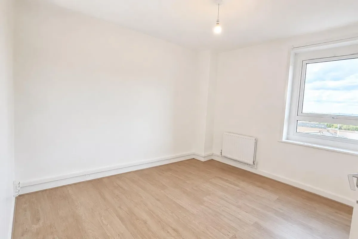 Flat Tulse Hill in Greater London