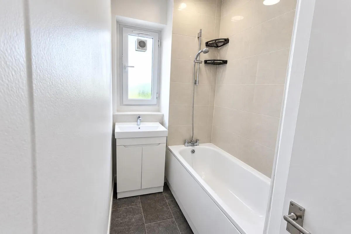Flat Tulse Hill in Greater London
