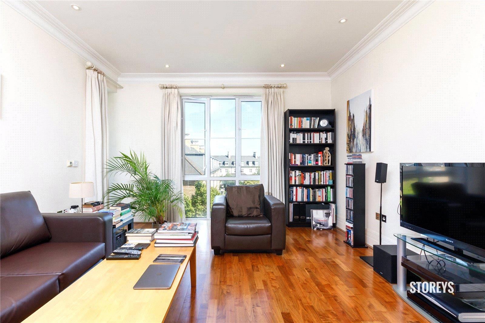 Flat Melliss Avenue in Greater London