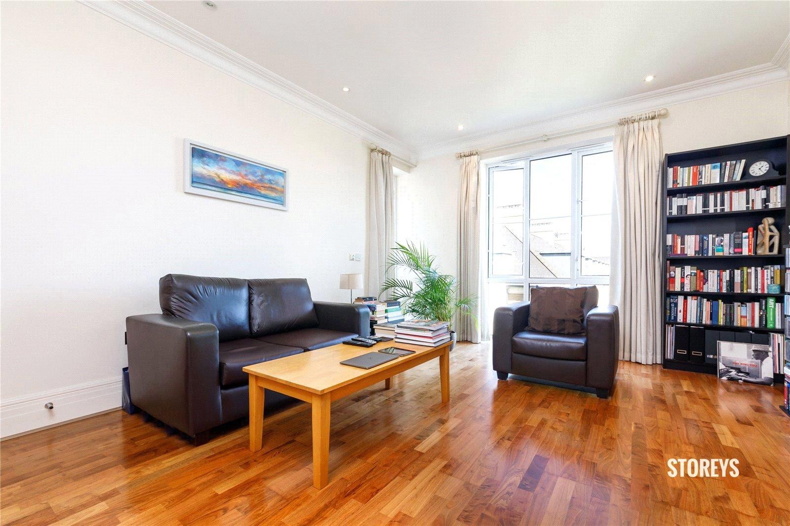 Flat Melliss Avenue in Greater London