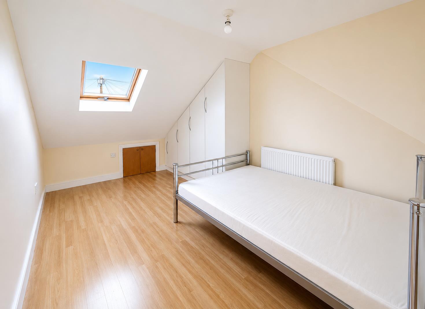 Flat Blackberry Farm Close in Greater London
