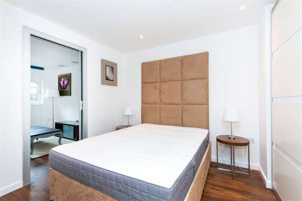 Flat Islington Green in Greater London