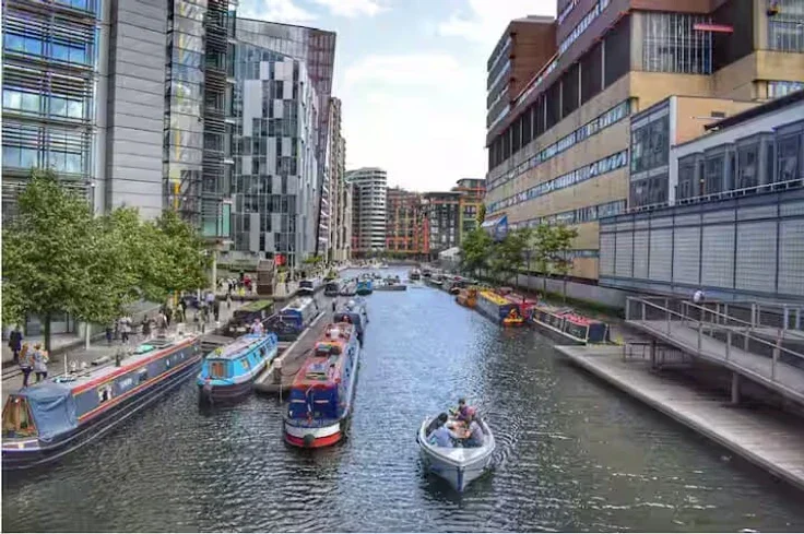 Flat Bouverie Place in City of Westminster