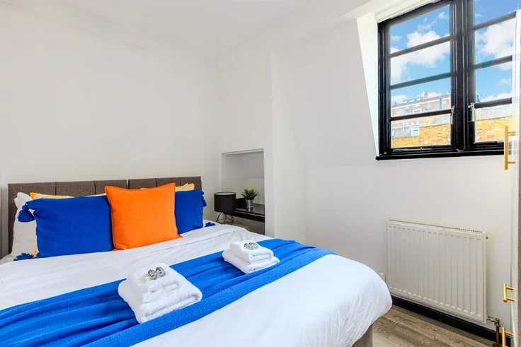 Flat Bouverie Place in City of Westminster