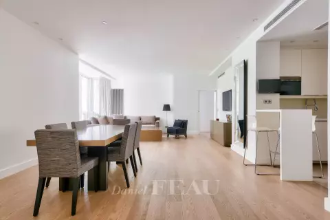 Flat Avenue Montaigne in Paris