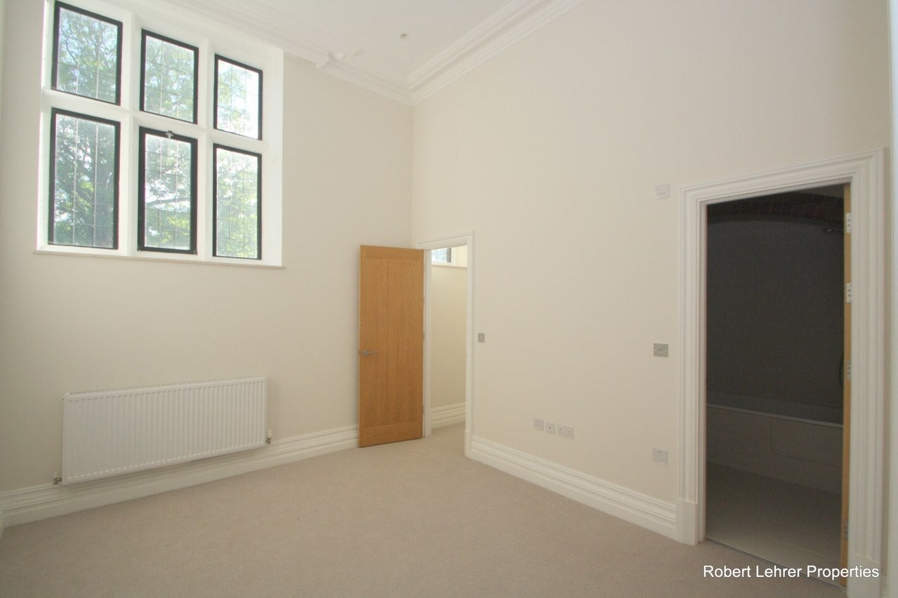 House The Ridgeway in Greater London