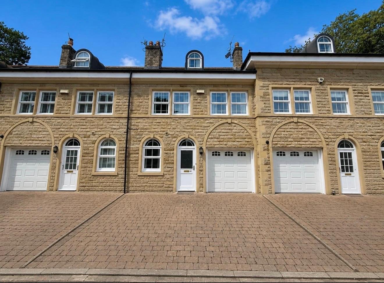House Brodrick Drive in Bradford