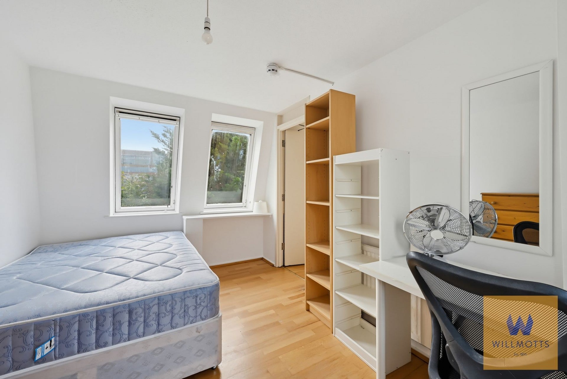 Flat Starcross Street in Greater London