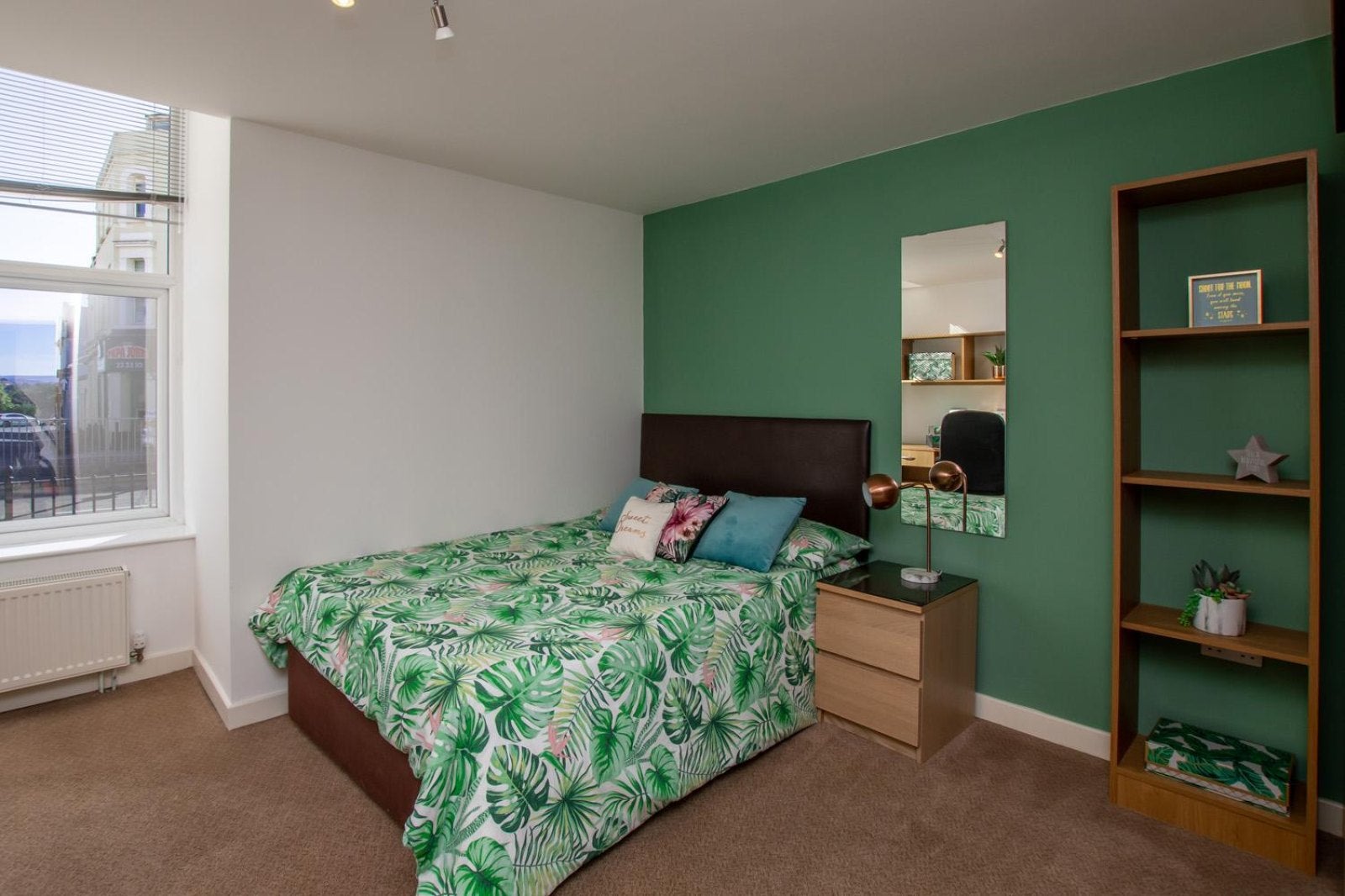 Flat Finsbury Lane in Plymouth