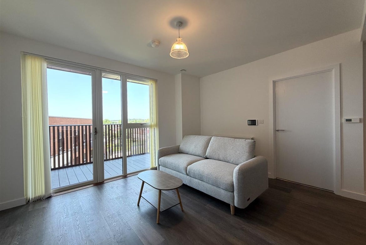 Flat Horn Lane in Greater London