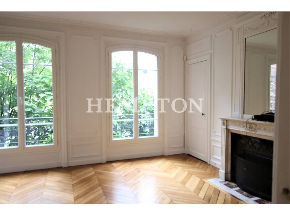 Appartement Rue de Pomereu à Paris