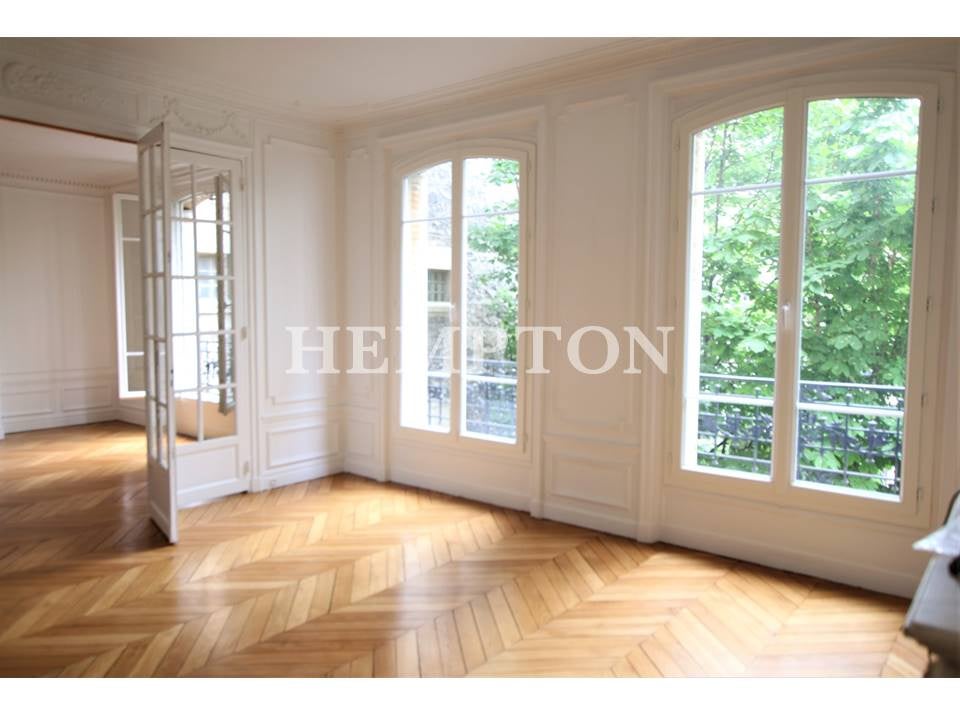 Appartement Rue de Pomereu à Paris