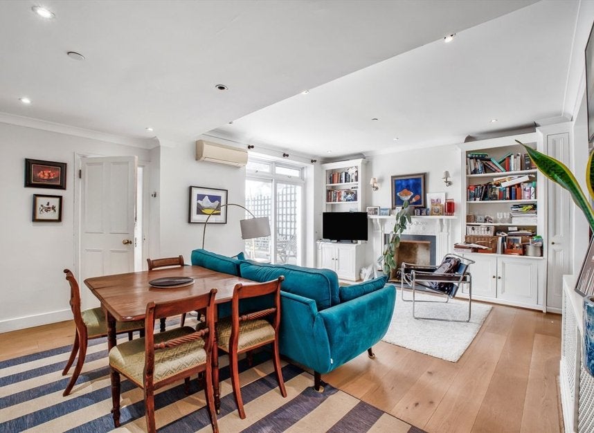 Flat Hogarth Road in Greater London