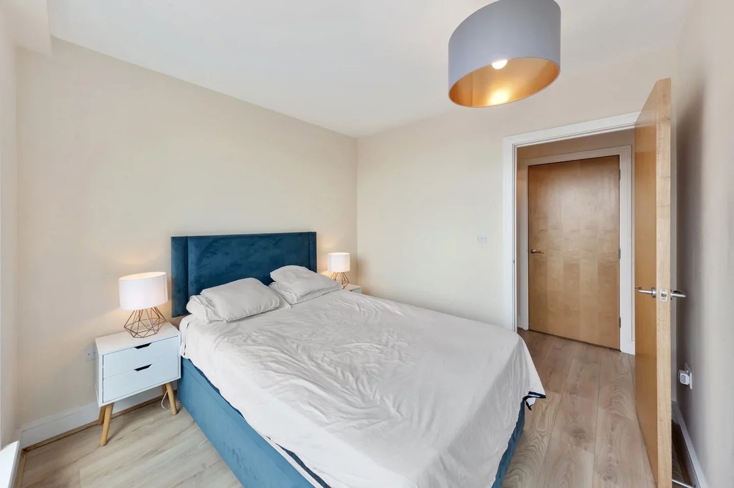 Flat Gervase Street in Greater London